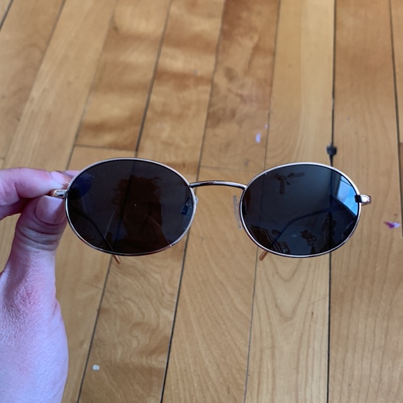 PRIVÉ REVAUX X MADELINE SUNGLASSES - Picture 2 of 4